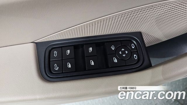 Porsche Macan EV 4S 2025 — фото 17