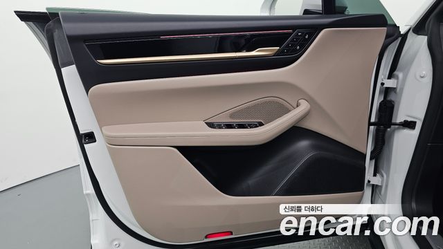Porsche Macan EV 4S 2025 — фото 30
