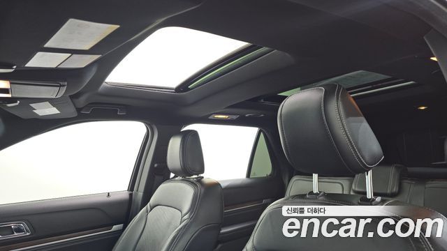 Ford Explorer 2.3 Limited 4WD 5th 2018 — фото 15