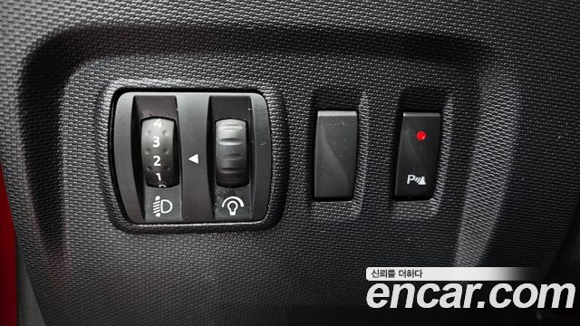 Renault Korea QM3 RE Signature 2015 — фото 13