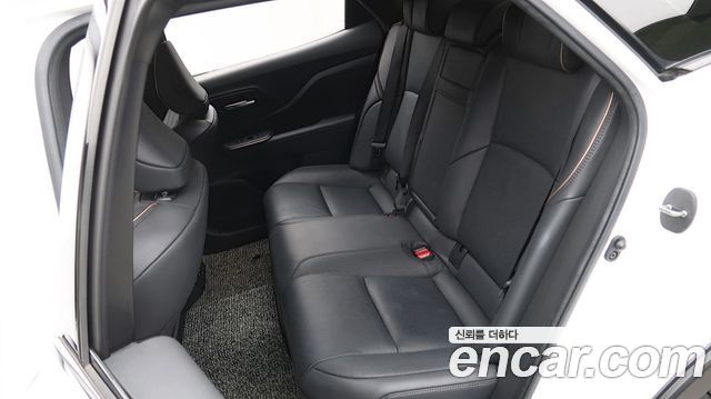 Toyota Crown Crossover 2.4 4WD Dual Boost HYbrid 2023 — фото 9