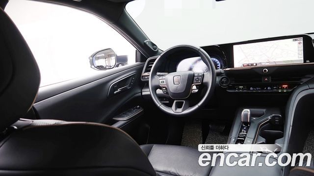 Toyota Crown Crossover 2.4 4WD Dual Boost HYbrid 2023 — фото 18