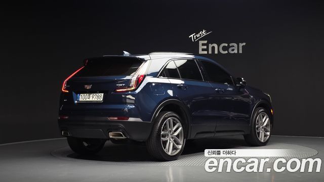 Cadillac XT4 2.0 Sport AWD 2021 — фото 2