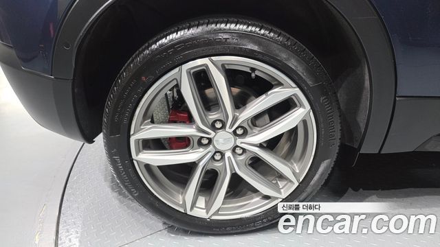 Cadillac XT4 2.0 Sport AWD 2021 — фото 5