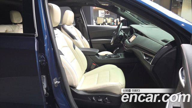Cadillac XT4 2.0 Sport AWD 2021 — фото 11