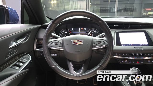 Cadillac XT4 2.0 Sport AWD 2021 — фото 13