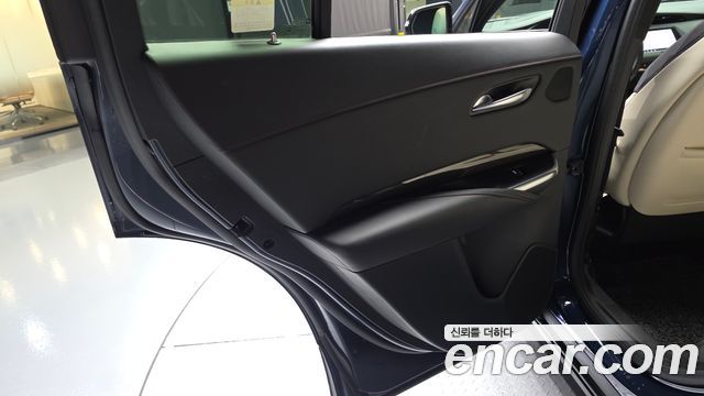 Cadillac XT4 2.0 Sport AWD 2021 — фото 25