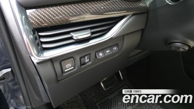 Cadillac XT4 2.0 Sport AWD 2021 — фото 29