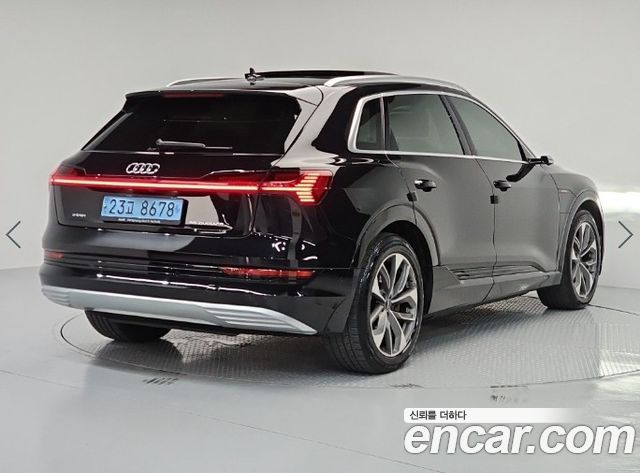 Audi e-tron 55 Quattro 2022 — фото 4