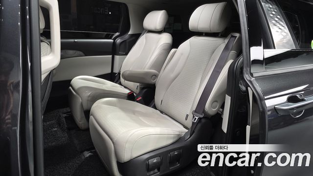 Kia Carnival (IV) Gasoline 7-Seater Signature 2023 — фото 12
