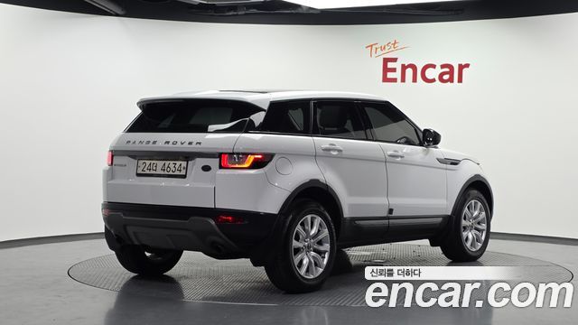 Land Rover Range Rover Evoque 2.0 TD4 SE 2017 — фото 2