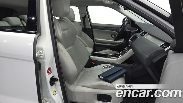 Land Rover Range Rover Evoque 2.0 TD4 SE 2017 — фото 11