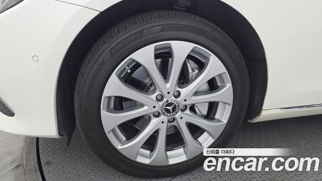 Mercedes-Benz E-Class (W213) E300 4MATIC Exclusive 2019 — фото 5