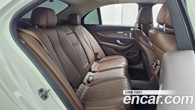 Mercedes-Benz E-Class (W213) E300 4MATIC Exclusive 2019 — фото 11