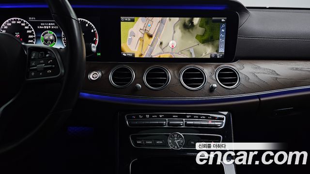 Mercedes-Benz E-Class (W213) E300 4MATIC Exclusive 2019 — фото 13