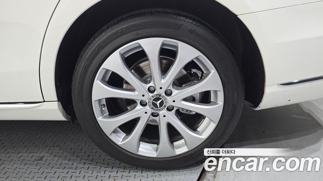 Mercedes-Benz E-Class (W213) E300 4MATIC Exclusive 2019 — фото 21