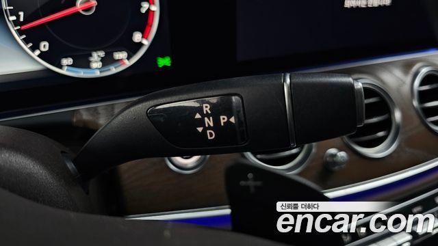Mercedes-Benz E-Class (W213) E300 4MATIC Exclusive 2019 — фото 27