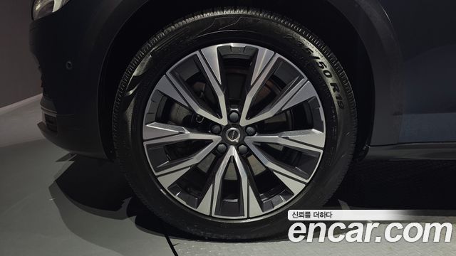 Volvo V90 Cross Country B5 Pro AWD 2021 — фото 5