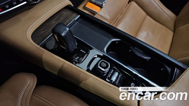 Volvo V90 Cross Country B5 Pro AWD 2021 — фото 9