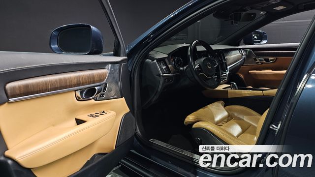 Volvo V90 Cross Country B5 Pro AWD 2021 — фото 10