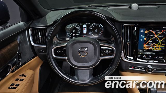Volvo V90 Cross Country B5 Pro AWD 2021 — фото 17