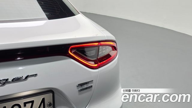 Kia Stinger 2.0 Turbo AWD Platinum 2020 — фото 23