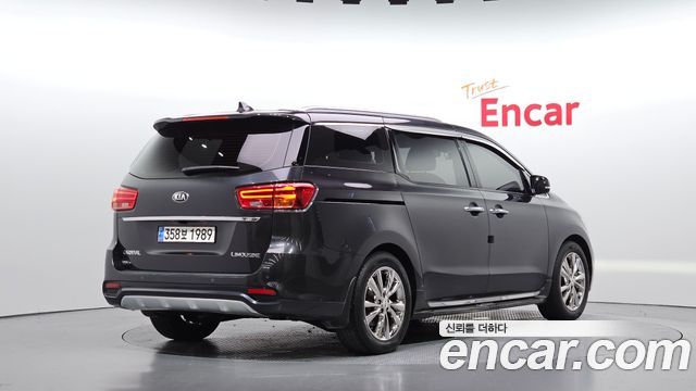 Kia Carnival 7-Seater Limousine President 2019 — фото 2