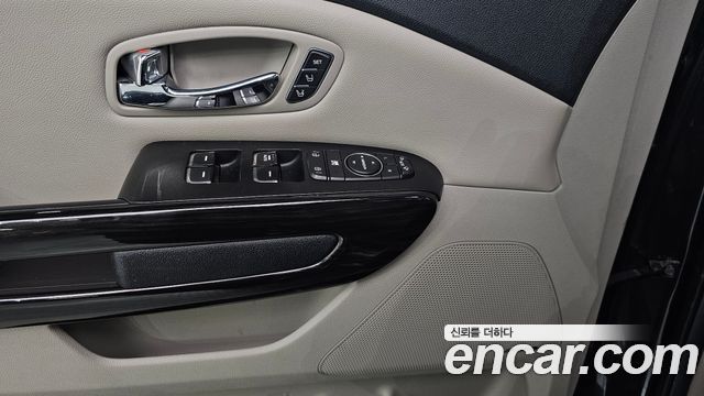Kia Carnival 7-Seater Limousine President 2019 — фото 18