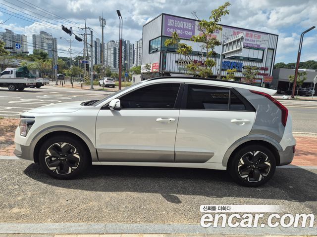 Kia Niro Plus Earth 2023 — фото 6