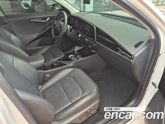 Kia Niro Plus Earth 2023 — фото 10