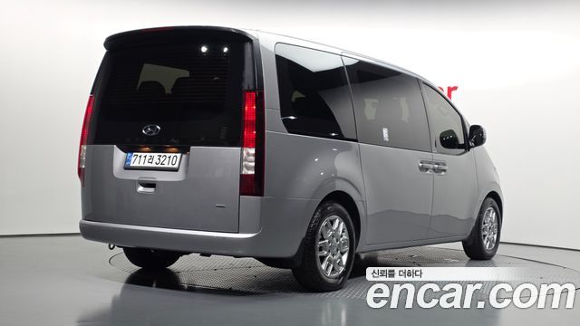 Hyundai Staria 4WD Tourer 11-Seater Modern 2023 — фото 2