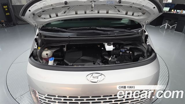 Hyundai Staria 4WD Tourer 11-Seater Modern 2023 — фото 6