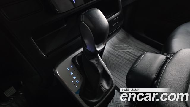 Hyundai Staria 4WD Tourer 11-Seater Modern 2023 — фото 9