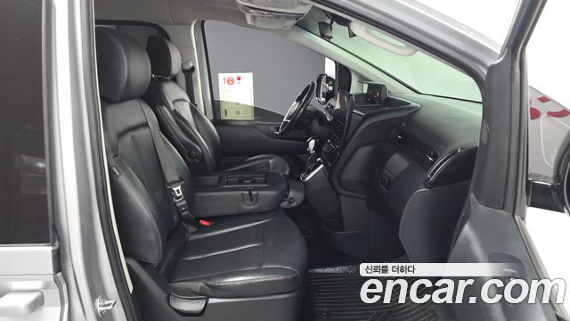 Hyundai Staria 4WD Tourer 11-Seater Modern 2023 — фото 11