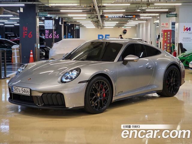 Porsche 911 (992) Carrera 4 GTS