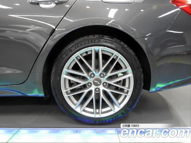 Genesis G70 2.0T Elite 2019 — фото 10