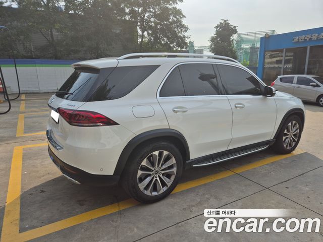 Mercedes-Benz GLE-Class (W167) GLE300d 4MATIC 2022 — фото 2