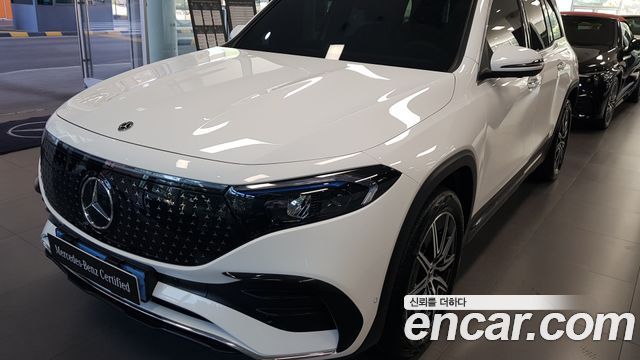 Mercedes-Benz EQB (X243) EQB300 4MATIC AMG Line