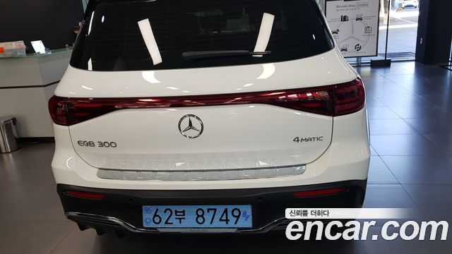 Mercedes-Benz EQB (X243) EQB300 4MATIC AMG Line 2026 — фото 4
