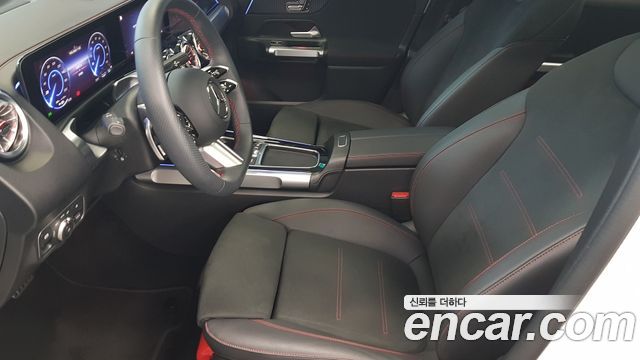 Mercedes-Benz EQB (X243) EQB300 4MATIC AMG Line 2026 — фото 18