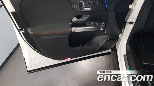 Mercedes-Benz EQB (X243) EQB300 4MATIC AMG Line 2026 — фото 19