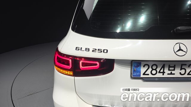 Mercedes-Benz GLB-Class (X247) GLB250 4MATIC 2020 — фото 23