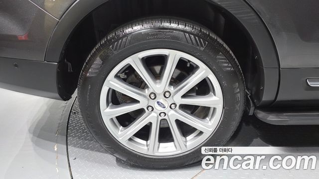 Ford Explorer 2.3 Limited 4WD 5th 2017 — фото 5