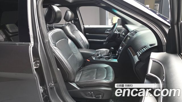 Ford Explorer 2.3 Limited 4WD 5th 2017 — фото 15