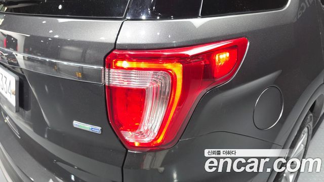Ford Explorer 2.3 Limited 4WD 5th 2017 — фото 29