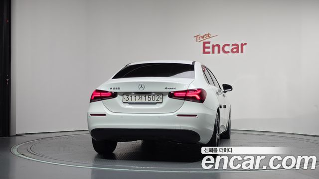 Mercedes-Benz A-Class (W177) A250 4MATIC Sedan 2020 — фото 4