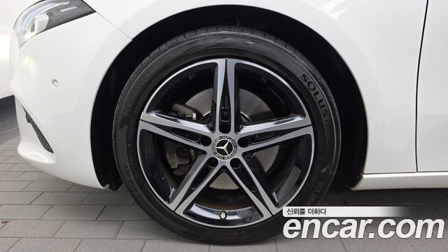 Mercedes-Benz A-Class (W177) A250 4MATIC Sedan 2020 — фото 5