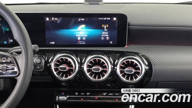 Mercedes-Benz A-Class (W177) A250 4MATIC Sedan 2020 — фото 14