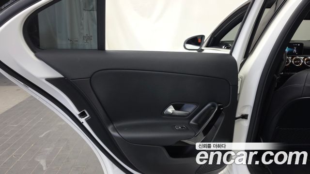 Mercedes-Benz A-Class (W177) A250 4MATIC Sedan 2020 — фото 25