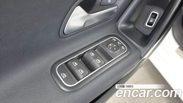 Mercedes-Benz A-Class (W177) A250 4MATIC Sedan 2020 — фото 30